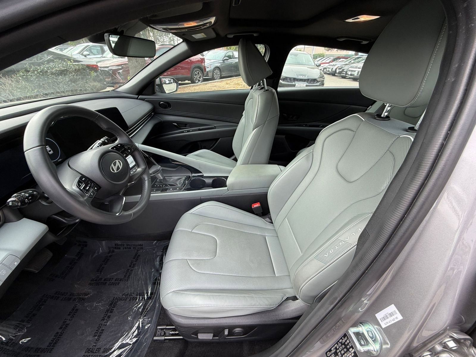 Used 2025 Hyundai Elantra Limited image 25