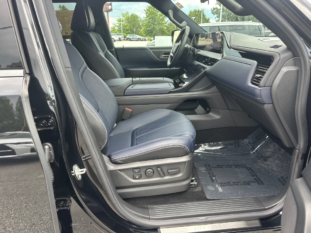 Certified 2026 INFINITI QX80 4WD w/ Sport Exterior Package image 11