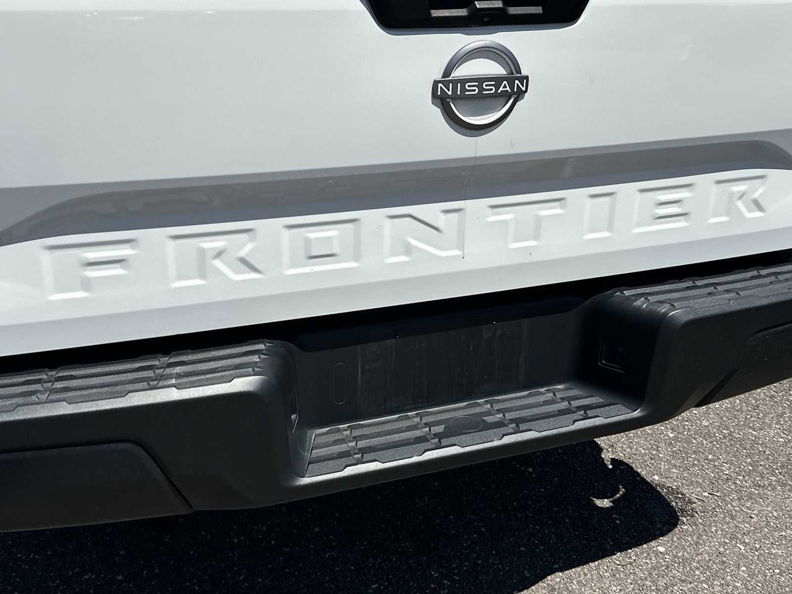 Used 2024 Nissan Frontier S RWD image 11