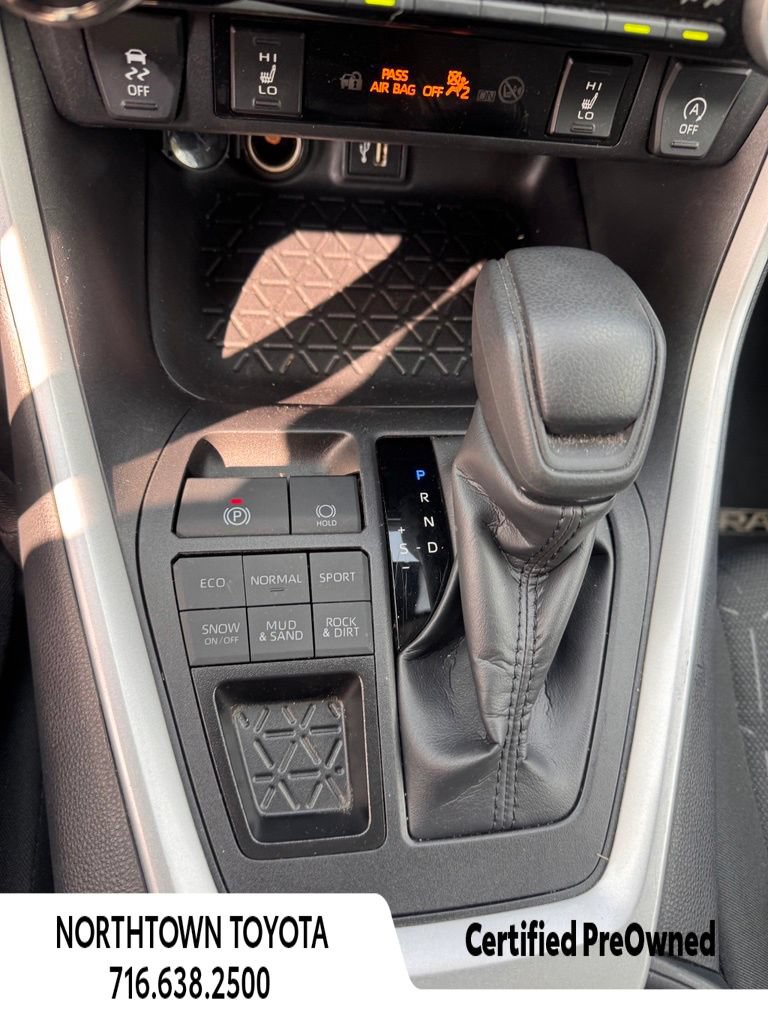 Used 2025 Toyota RAV4 XLE w/ Weather Package AWD/4WD image 19