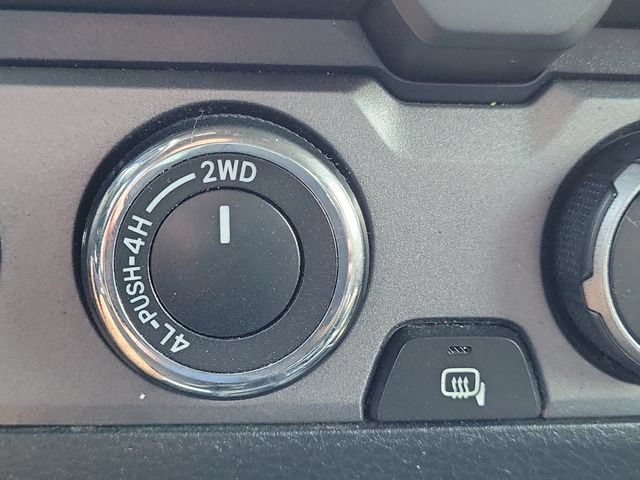 Used 2019 Toyota Tacoma TRD Sport w/ TRD Premium Sport Package AWD/4WD image 31