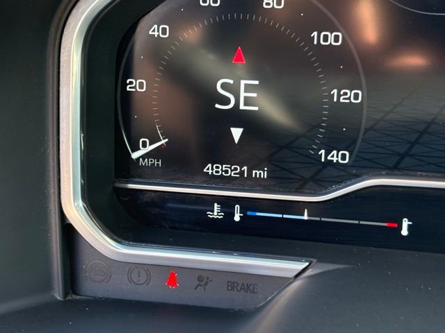 Used 2023 GMC Sierra 1500 AT4 w/ Technology Package AWD/4WD image 4