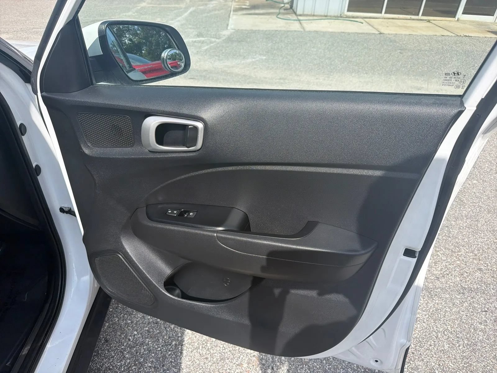 Used 2020 Hyundai Venue SEL FWD image 19