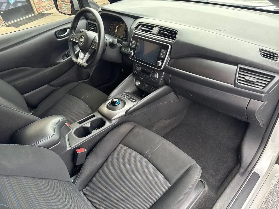 Used 2025 Nissan Leaf S FWD image 23
