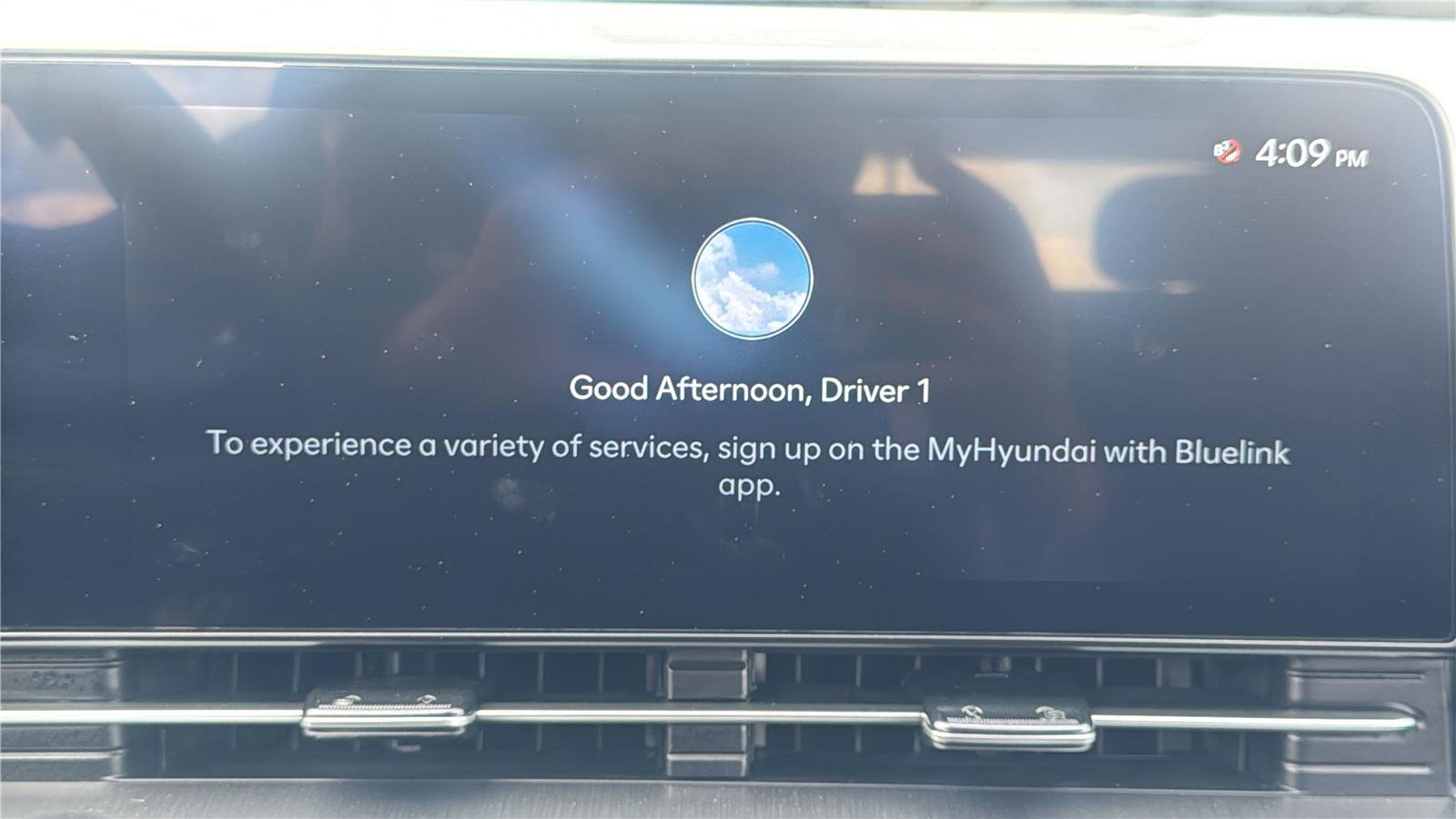 Certified 2026 Hyundai Kona SE image 24