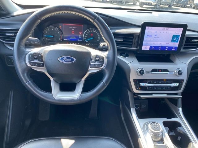 Used 2023 Ford Explorer XLT image 8