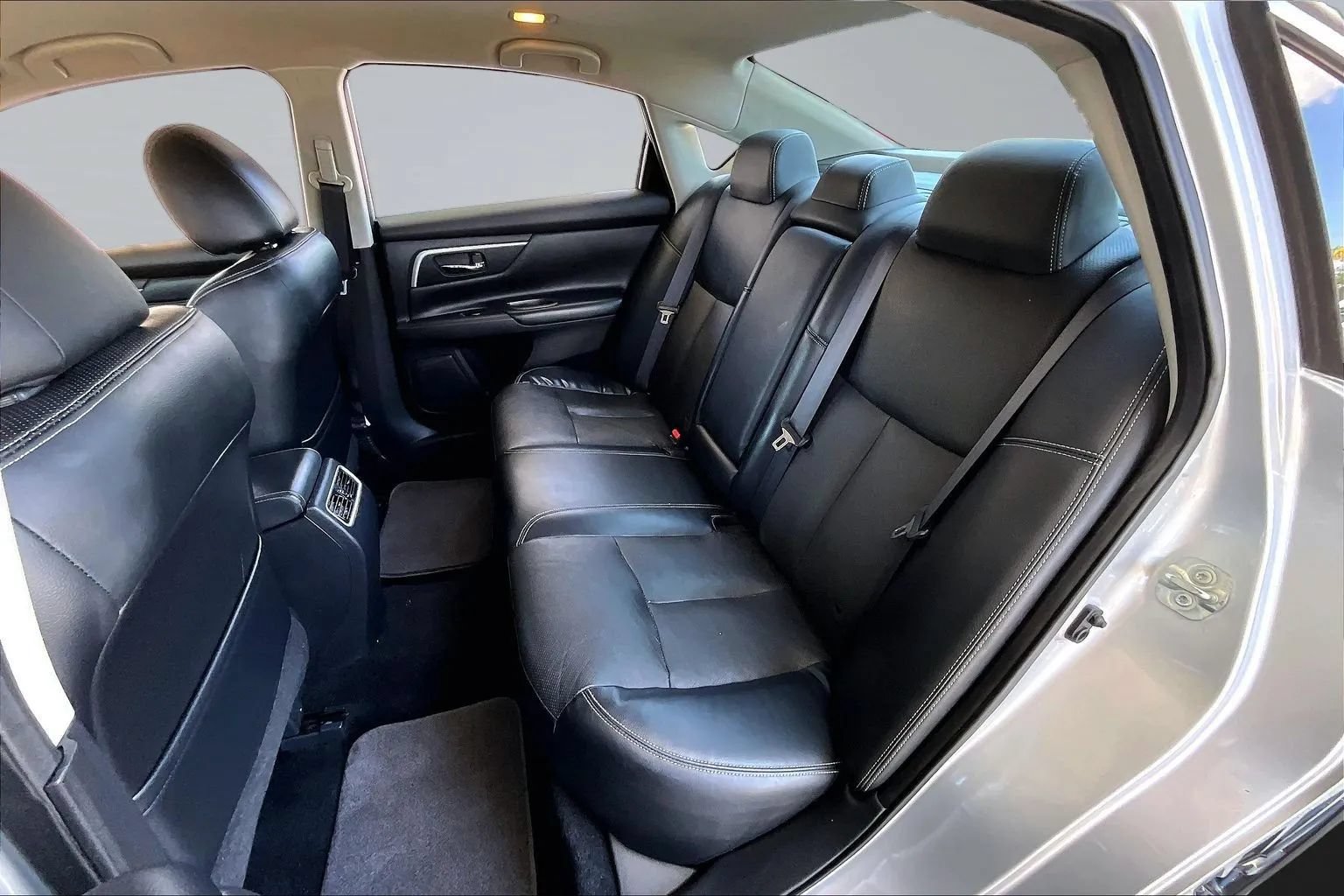Used 2018 Nissan Altima 2.5 SL FWD image 19