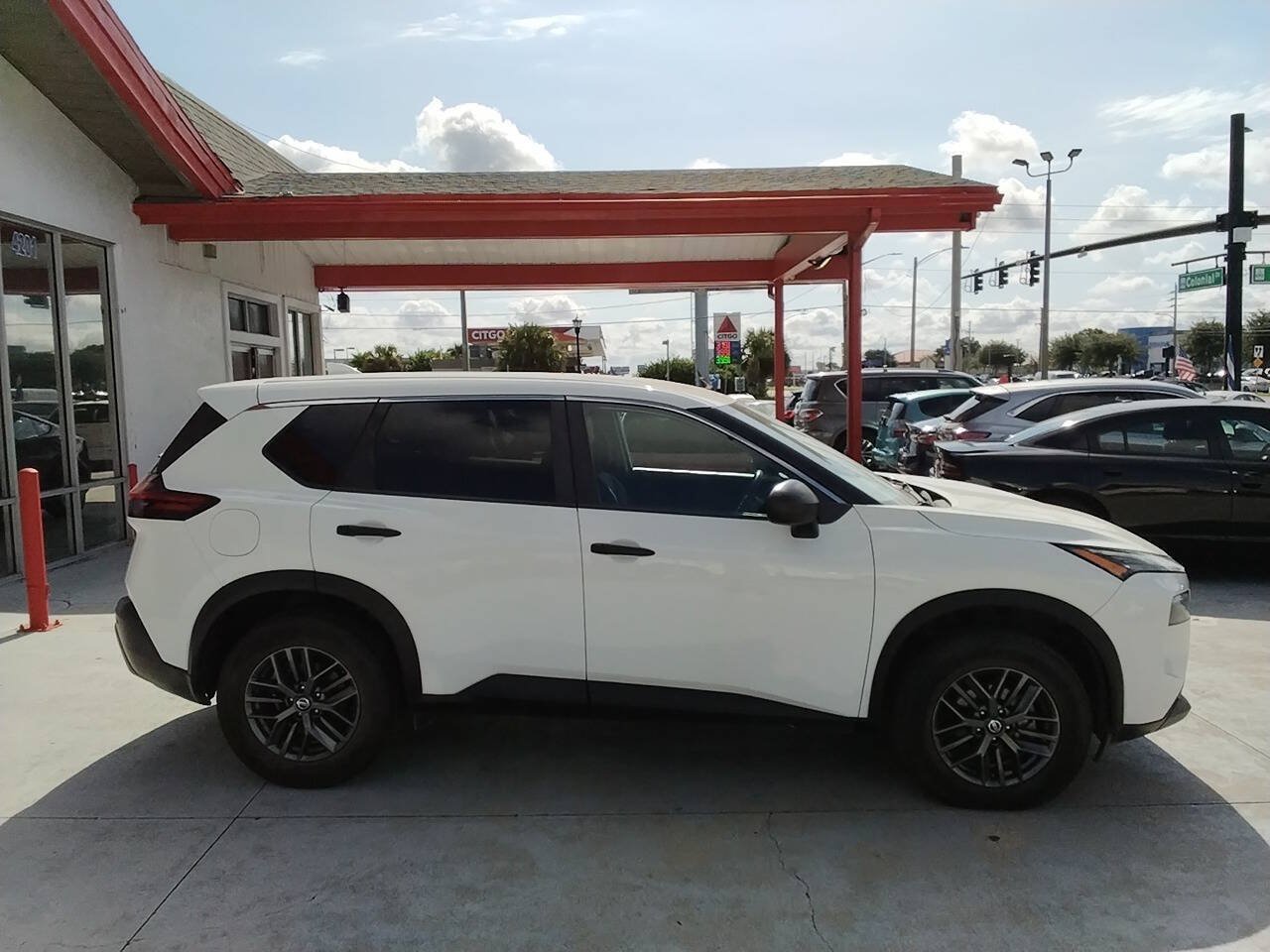 Used 2021 Nissan Rogue S FWD image 4