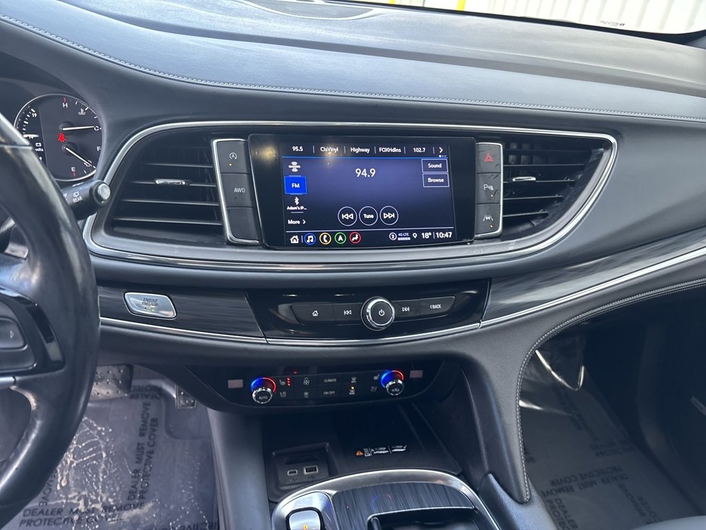 Used 2024 Buick Enclave Premium image 18