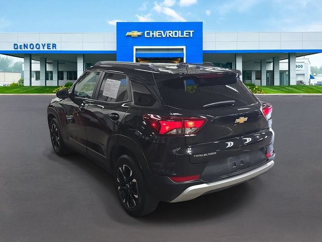 Used 2023 Chevrolet TrailBlazer LT w/ Convenience Package FWD image 11