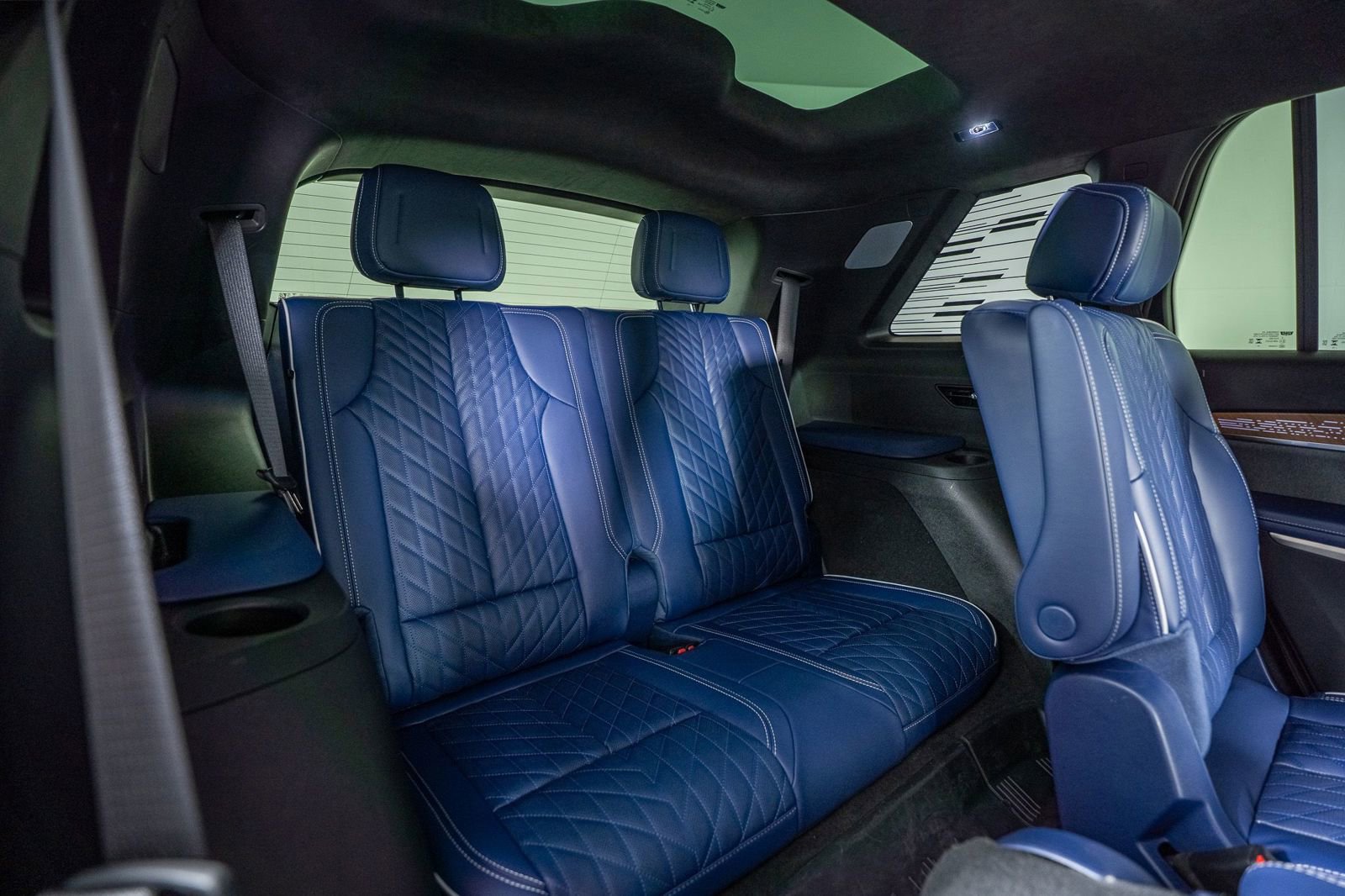 Used 2026 Cadillac Vistiq Premium Luxury w/ LPO, Floor Liner Package AWD/4WD image 32