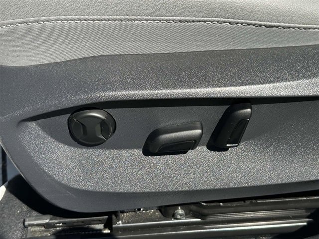 Certified 2022 Volkswagen Taos SE image 13