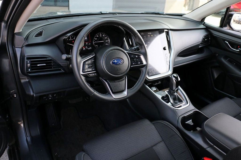 Used 2025 Subaru Outback Premium image 16