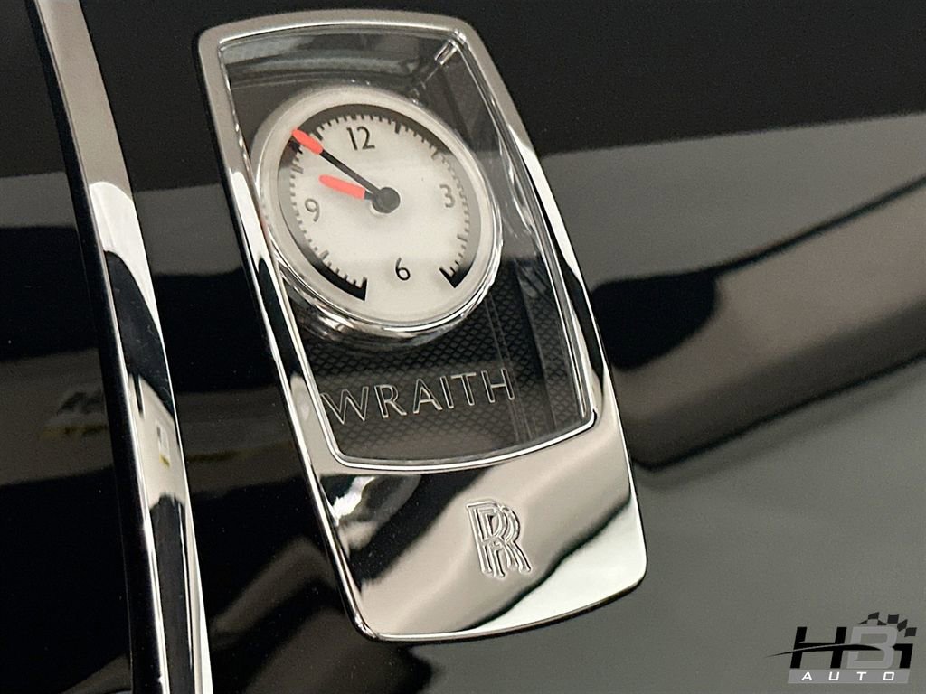 Used 2015 Rolls-Royce Wraith image 19