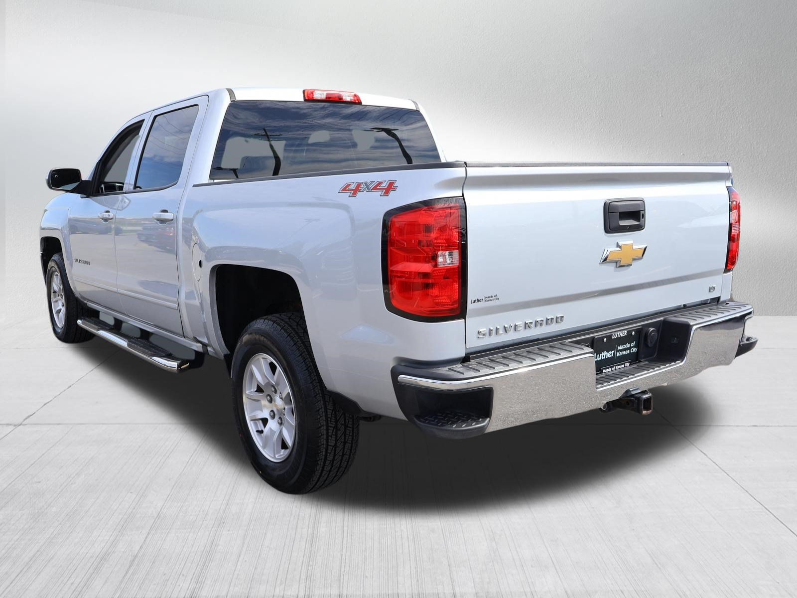 Used 2017 Chevrolet Silverado 1500 LT w/ All Star Edition AWD/4WD image 4