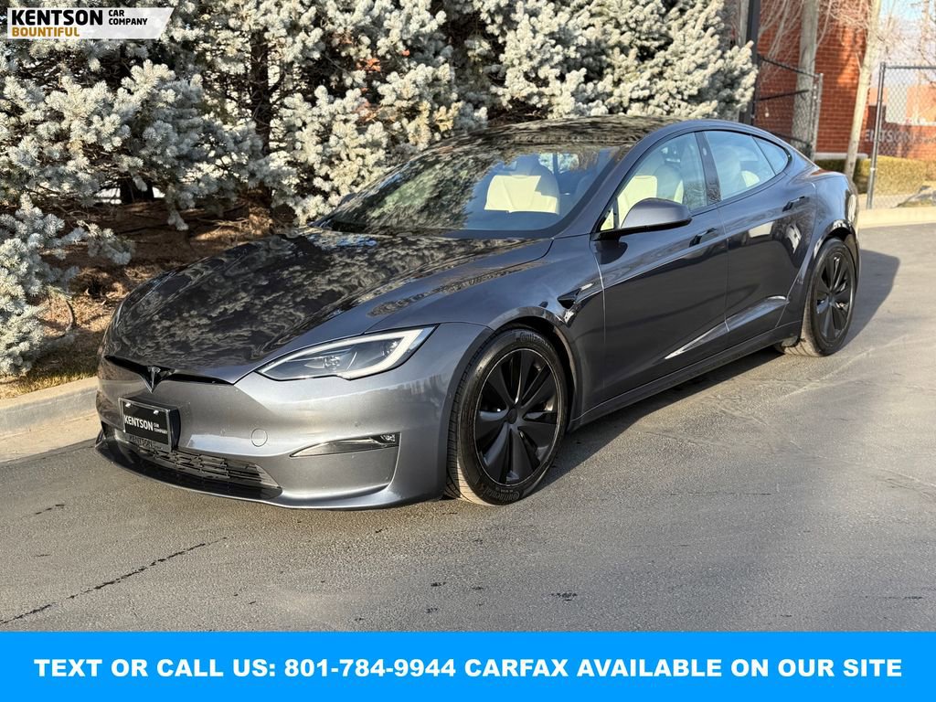 Used 2023 Tesla Model S Standard Range image 2