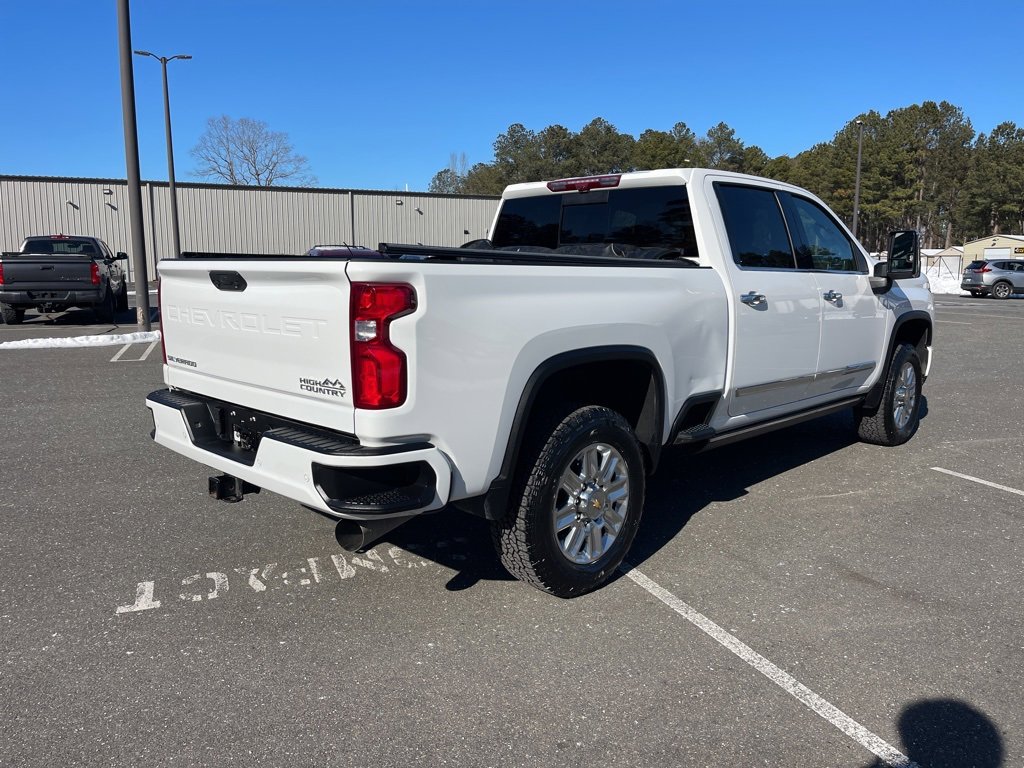 Used 2024 Chevrolet Silverado 2500 High Country w/ Technology Package image 5