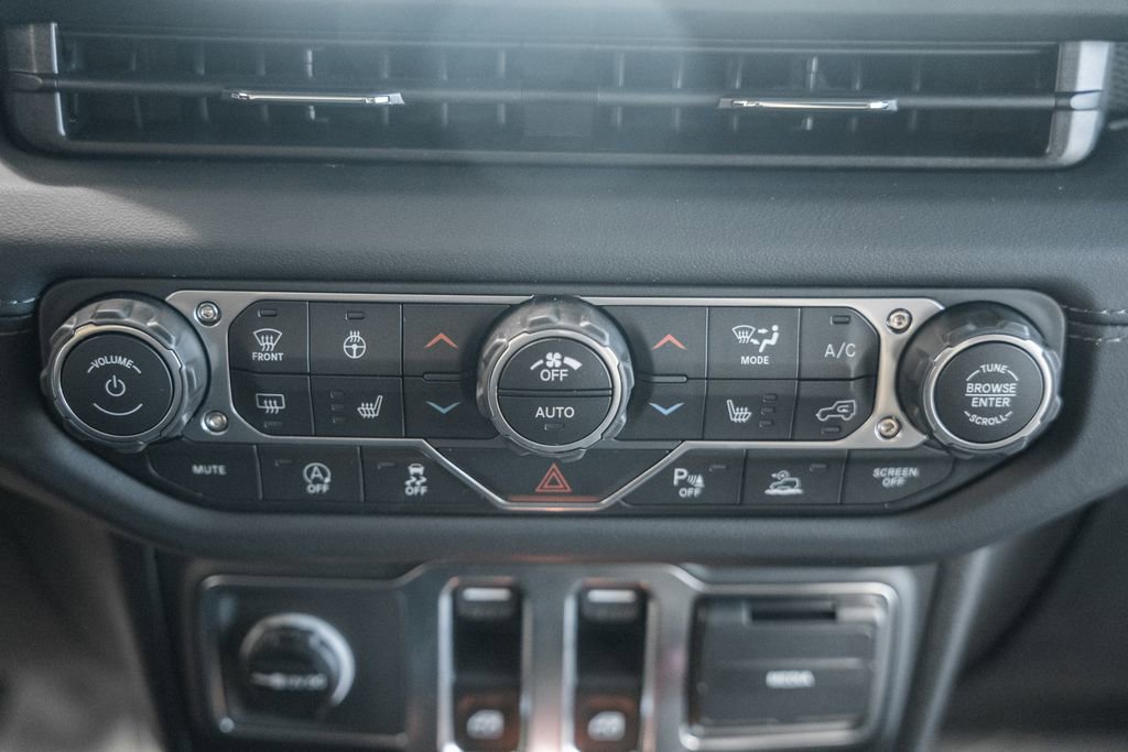New 2026 Jeep Wrangler Rubicon AWD/4WD image 22