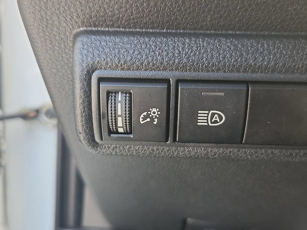 Used 2022 Toyota Corolla LE FWD image 19