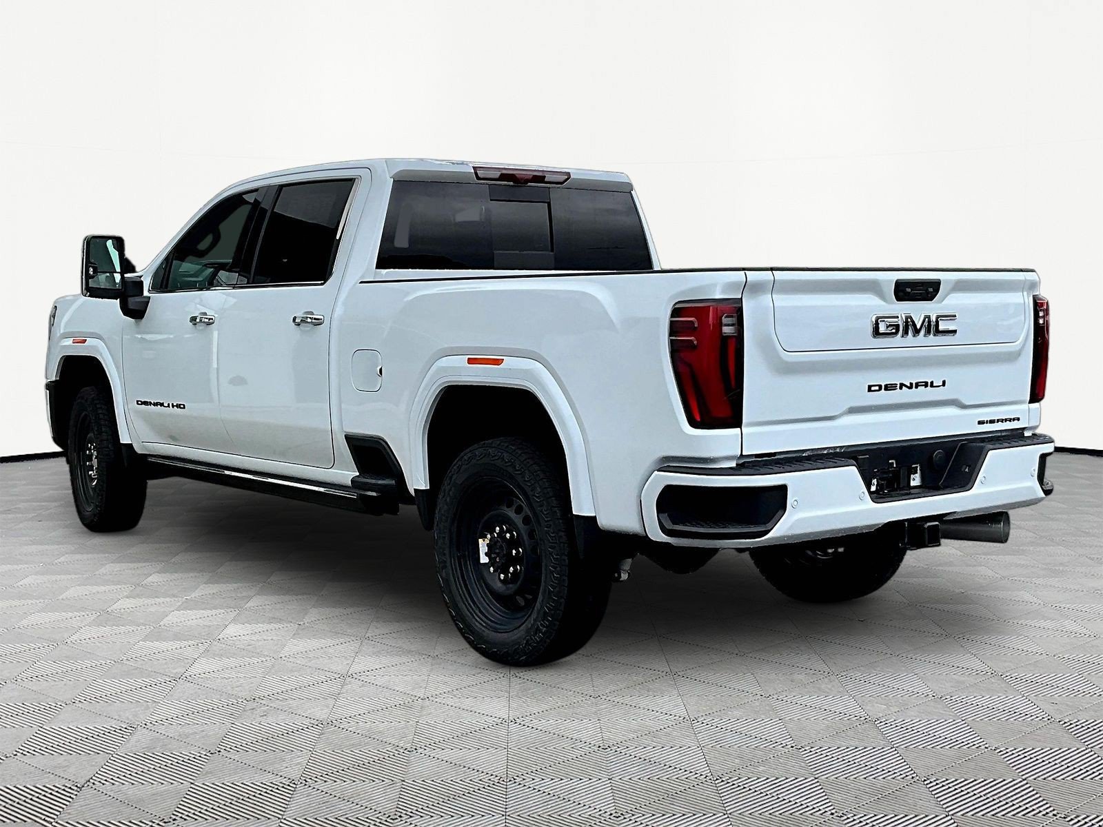 New 2026 GMC Sierra 2500 Denali Ultimate w/ LPO, Black Badging Package AWD/4WD image 4