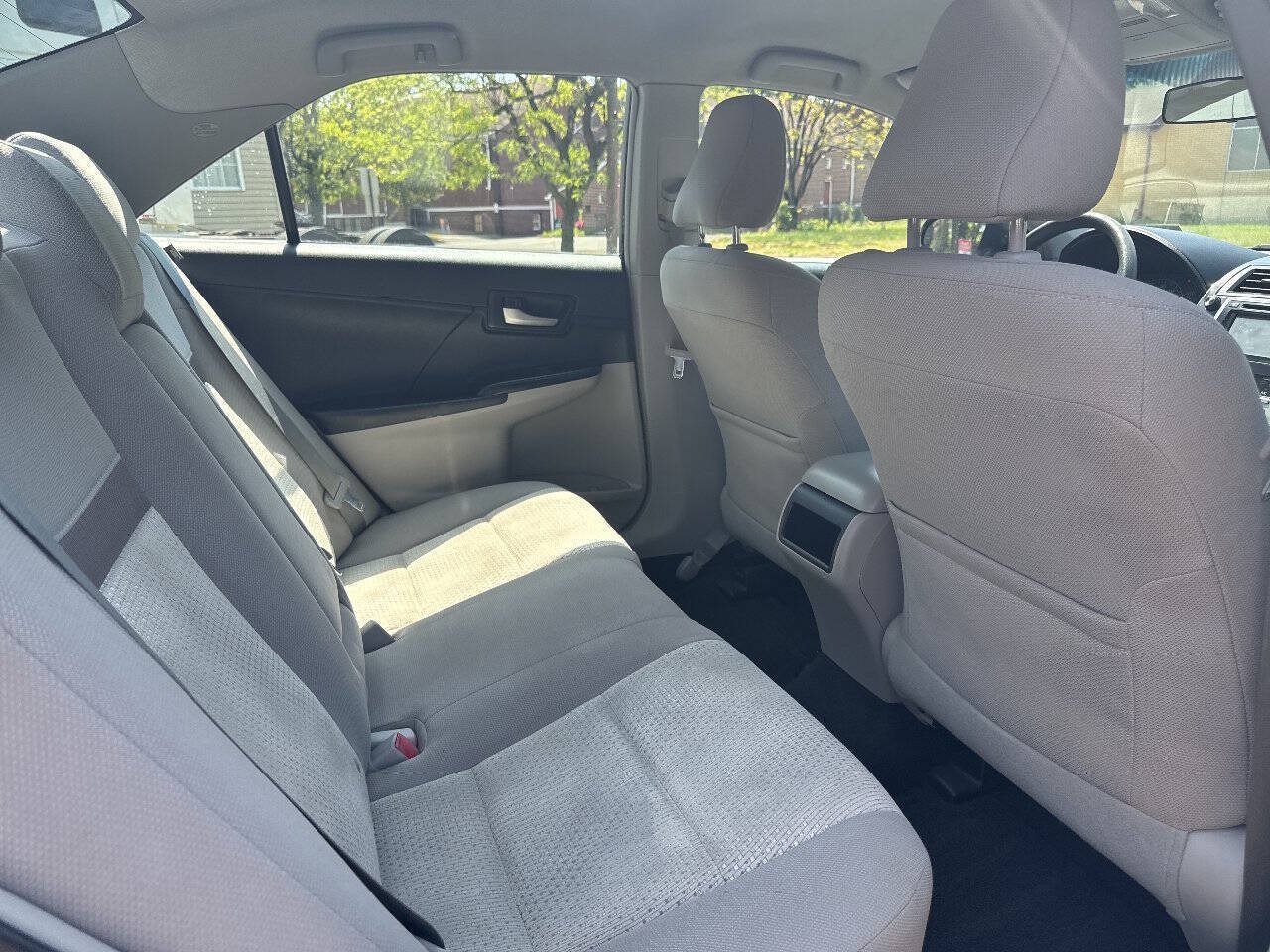 Used 2014 Toyota Camry FWD image 9