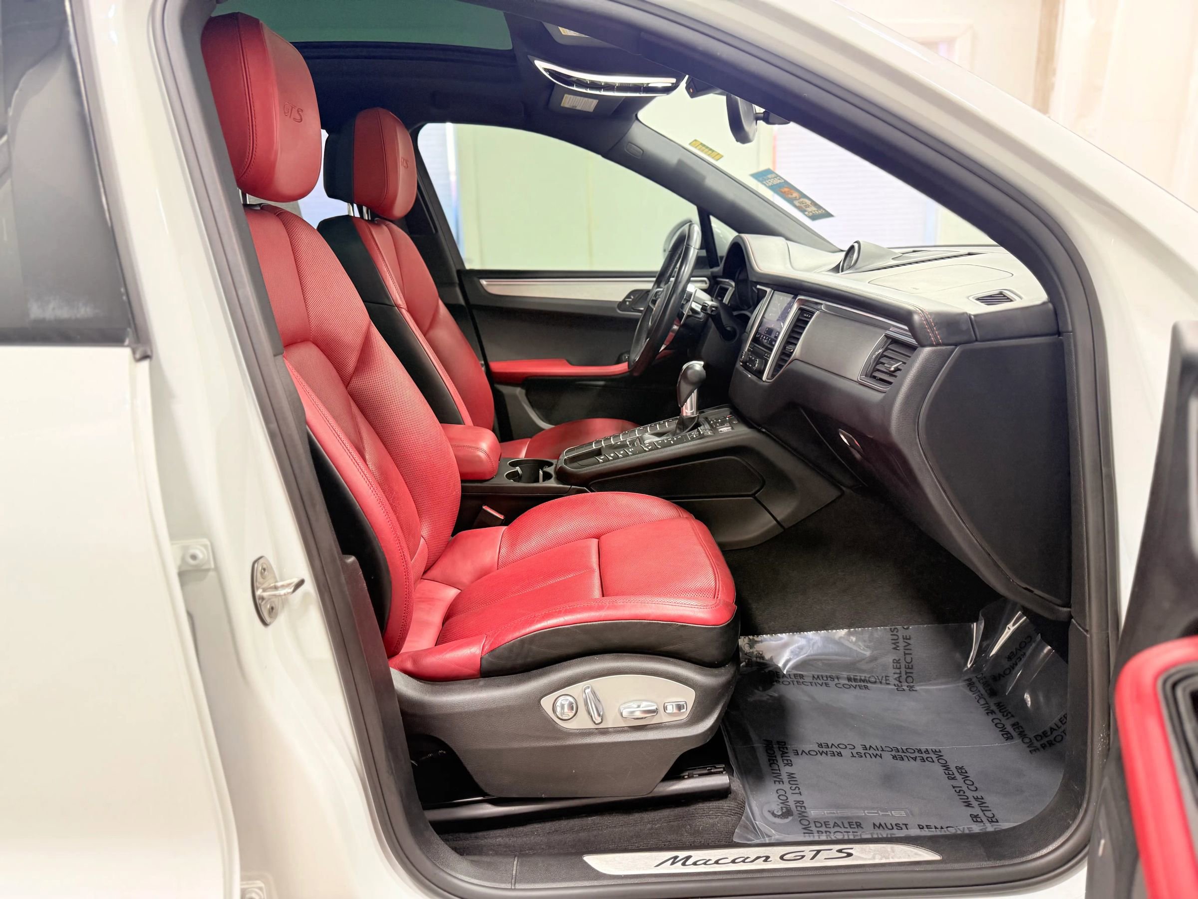 Used 2018 Porsche Macan GTS image 26