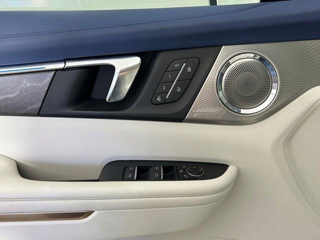 Used 2025 Buick Enclave Avenir w/ Super Cruise Package image 17