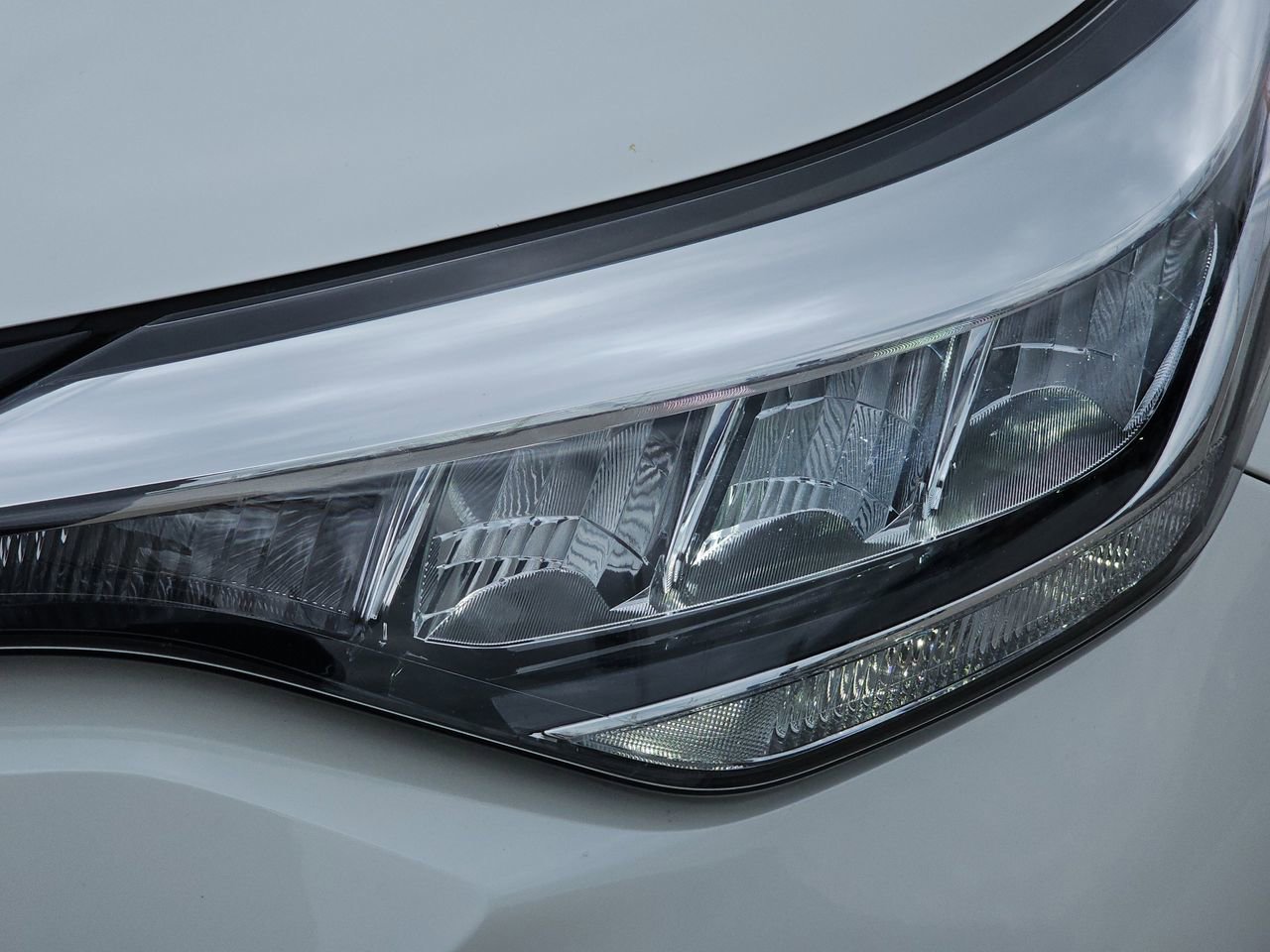 Used 2021 Toyota C-HR Nightshade FWD image 35