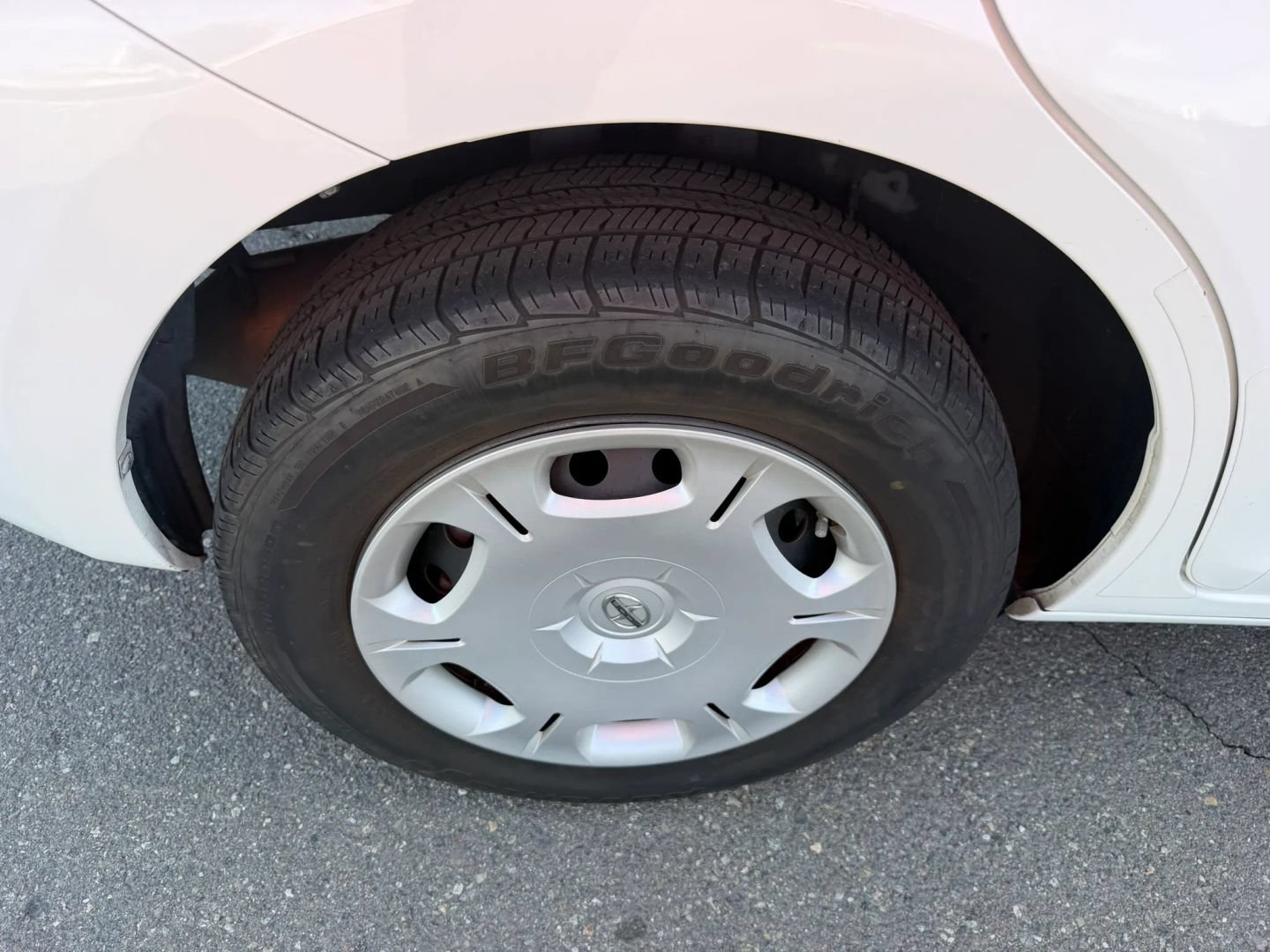Used 2010 Scion xB FWD image 28