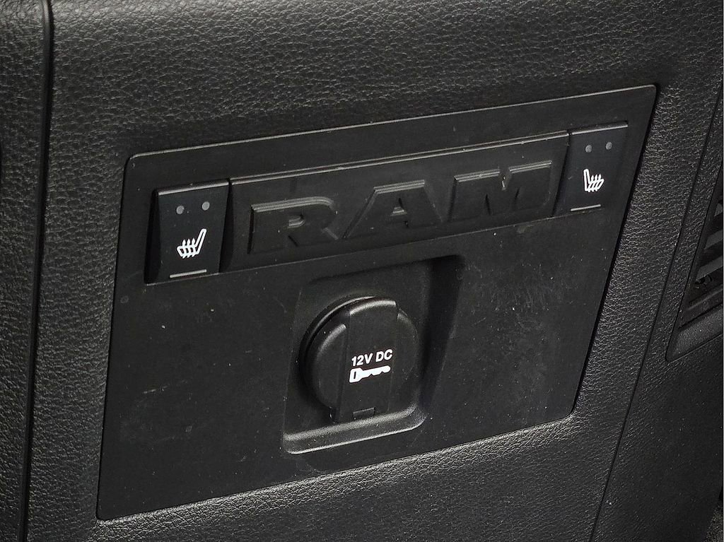 Used 2015 RAM 1500 Laramie w/ Convenience Group image 9