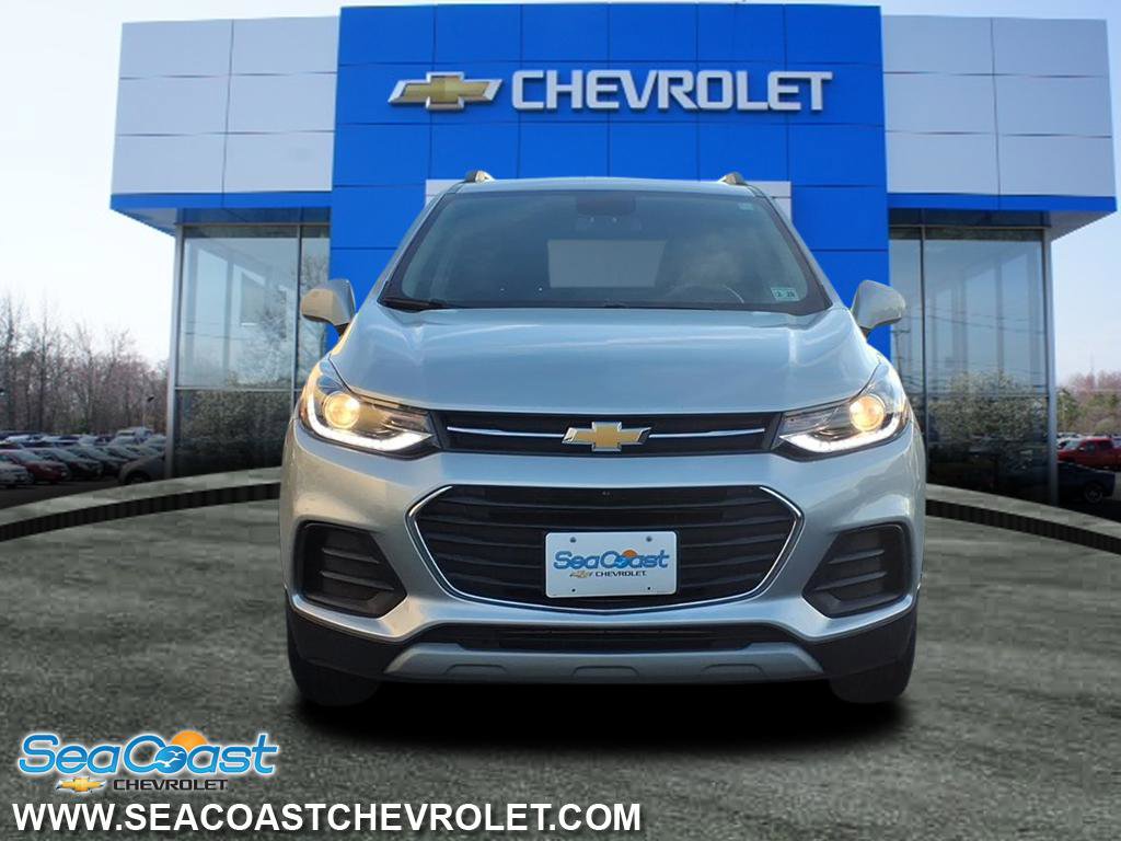 Certified 2022 Chevrolet Trax LT w/ LT Convenience Package image 2