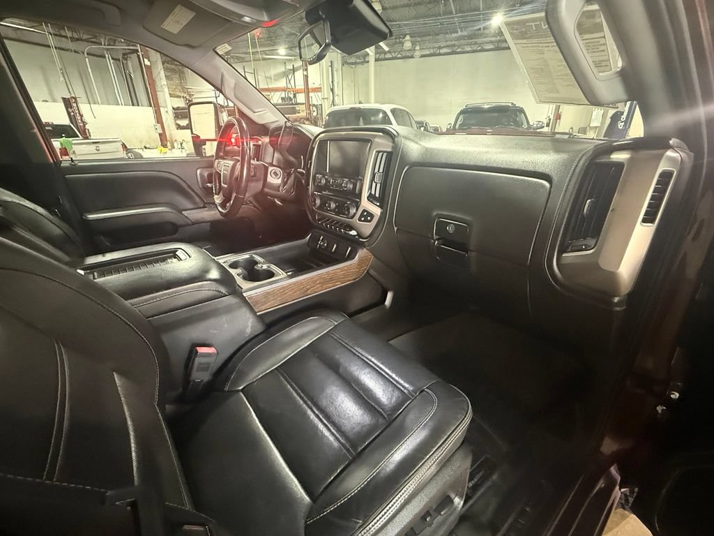 Used 2017 GMC Sierra 2500 Denali w/ Duramax Plus Package AWD/4WD image 25