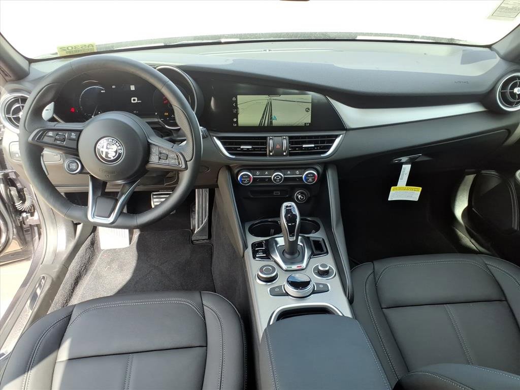 New 2025 Alfa Romeo Giulia AWD image 13