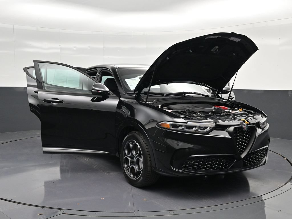 Used 2025 Alfa Romeo Tonale AWD/4WD image 39