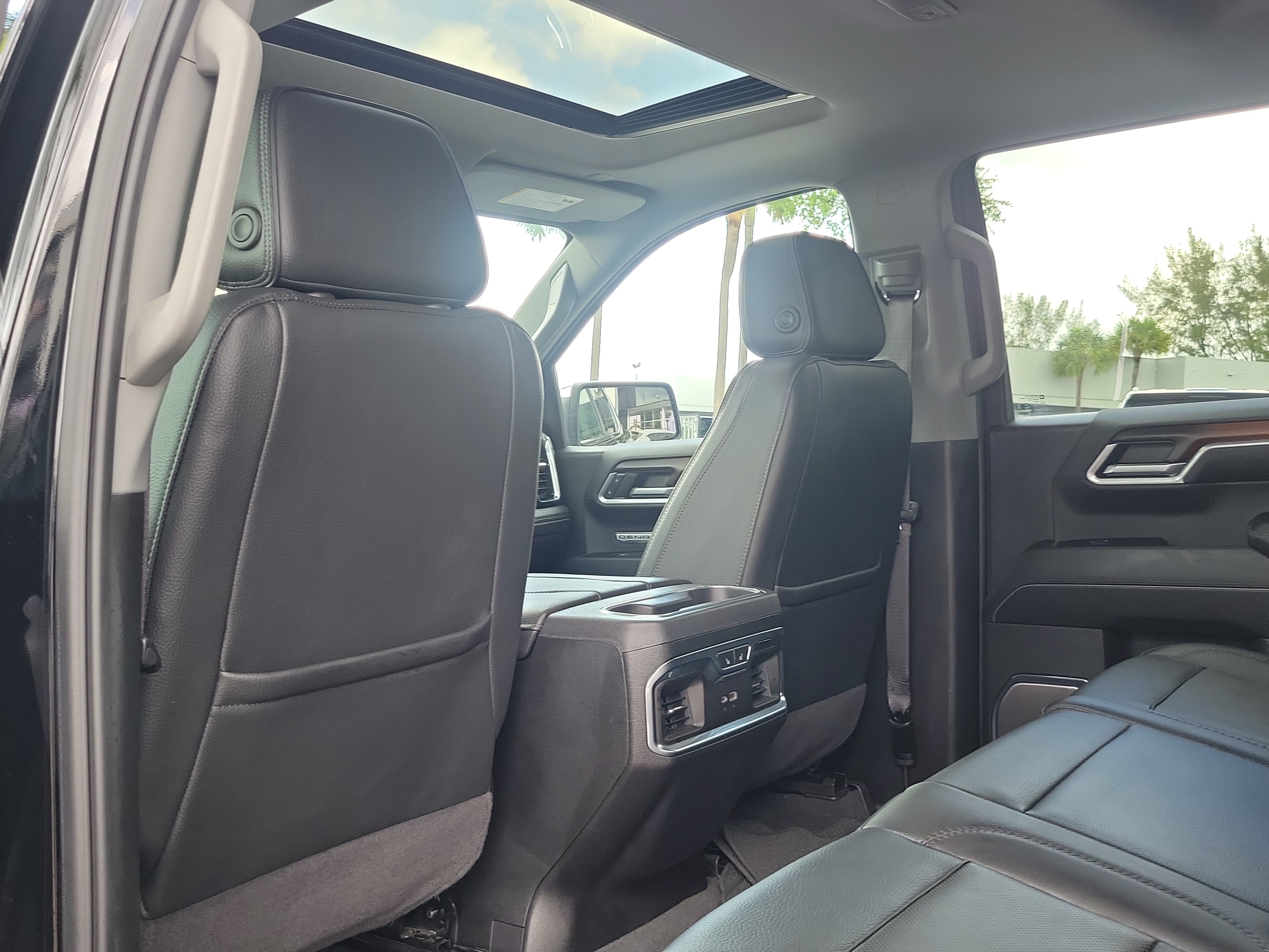 Used 2024 GMC Sierra 1500 Denali AWD/4WD image 16