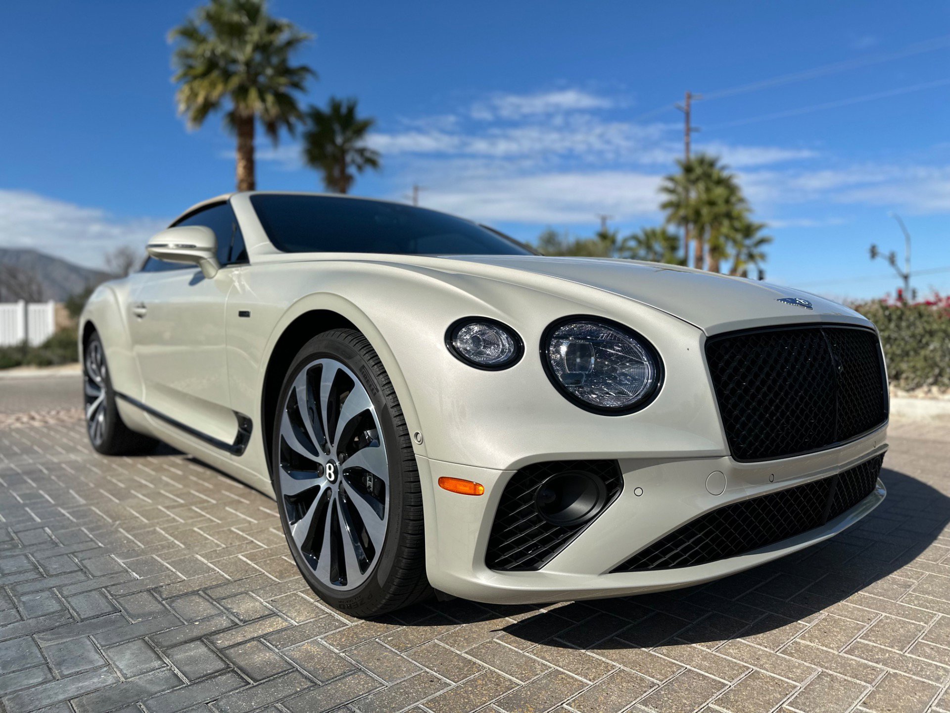 Used 2024 Bentley Continental GT V8 image 9
