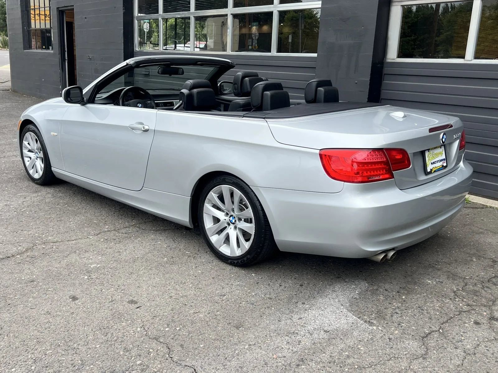 Used 2012 BMW 328i Convertible image 3