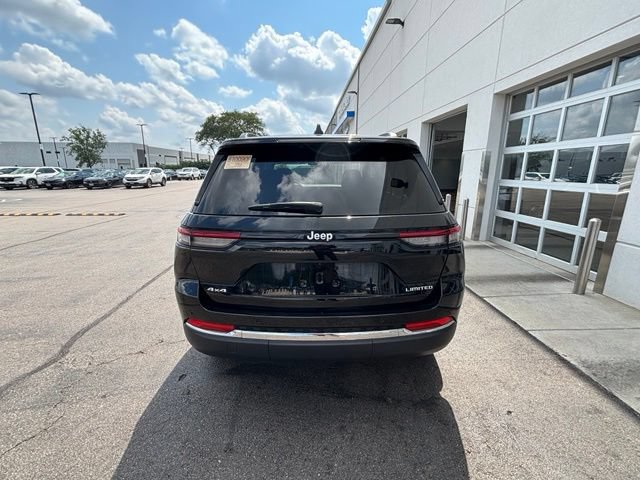 Used 2025 Jeep Grand Cherokee Limited AWD/4WD image 4