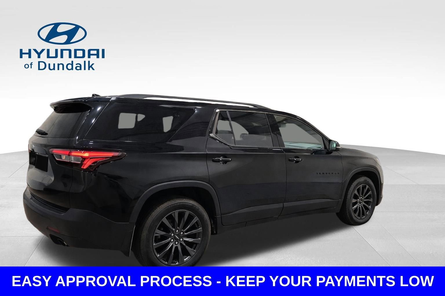 Used 2023 Chevrolet Traverse RS image 2