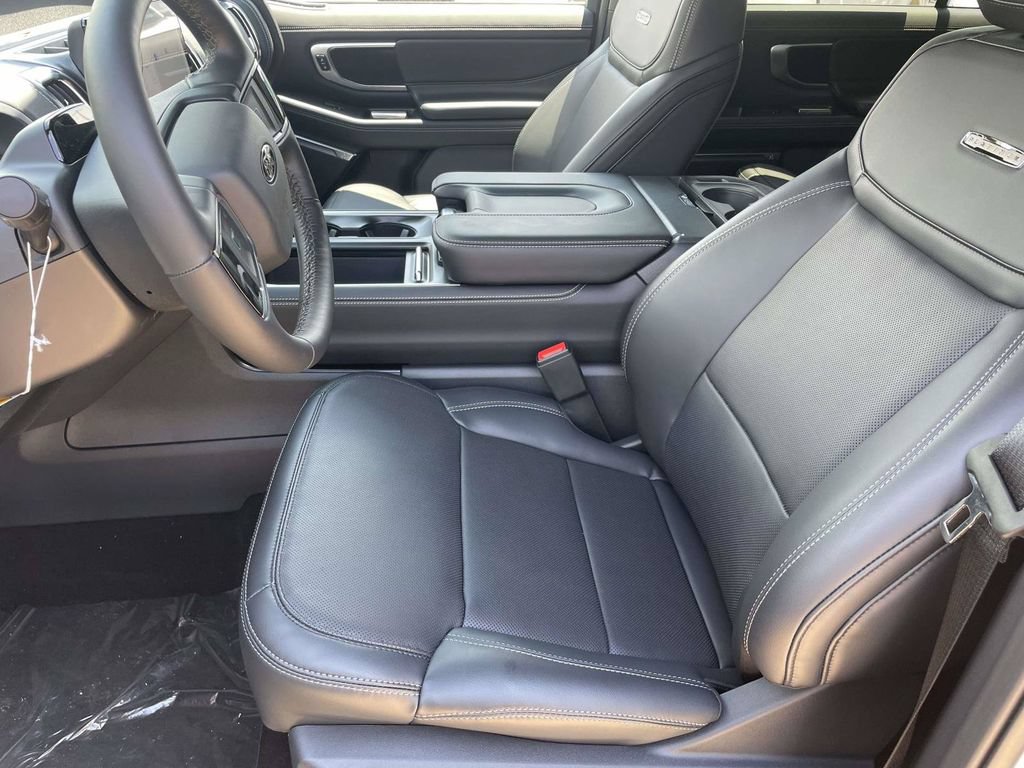 New 2026 Ford Expedition Platinum w/ Stealth Appearance Package AWD/4WD image 13