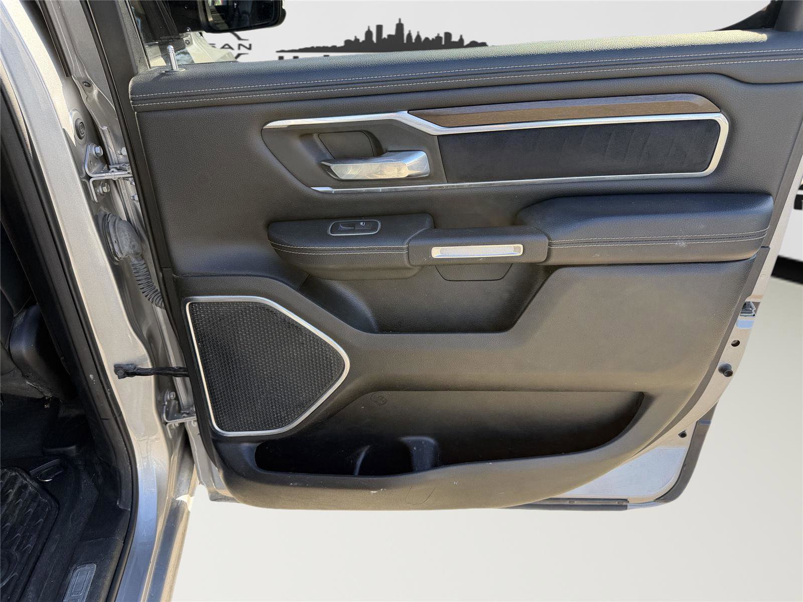 Used 2021 RAM 1500 Laramie image 31