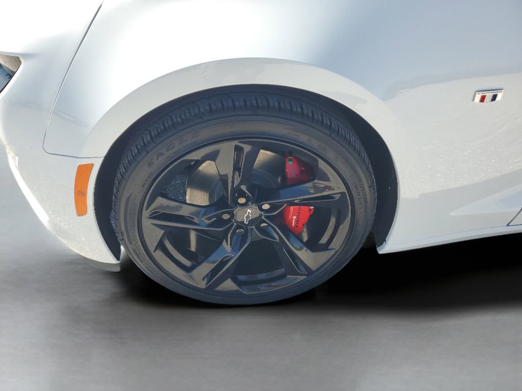 Used 2024 Chevrolet Camaro LT w/ RS Package image 10