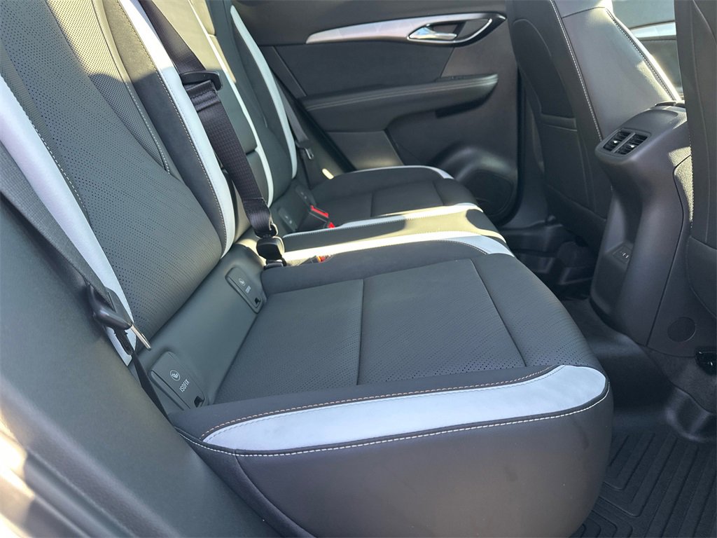 Used 2025 Buick Envision Sport Touring image 16