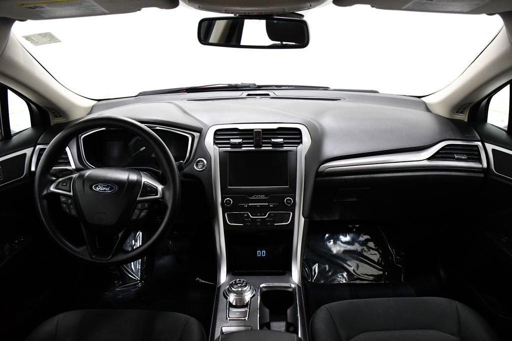 Used 2020 Ford Fusion SE image 8
