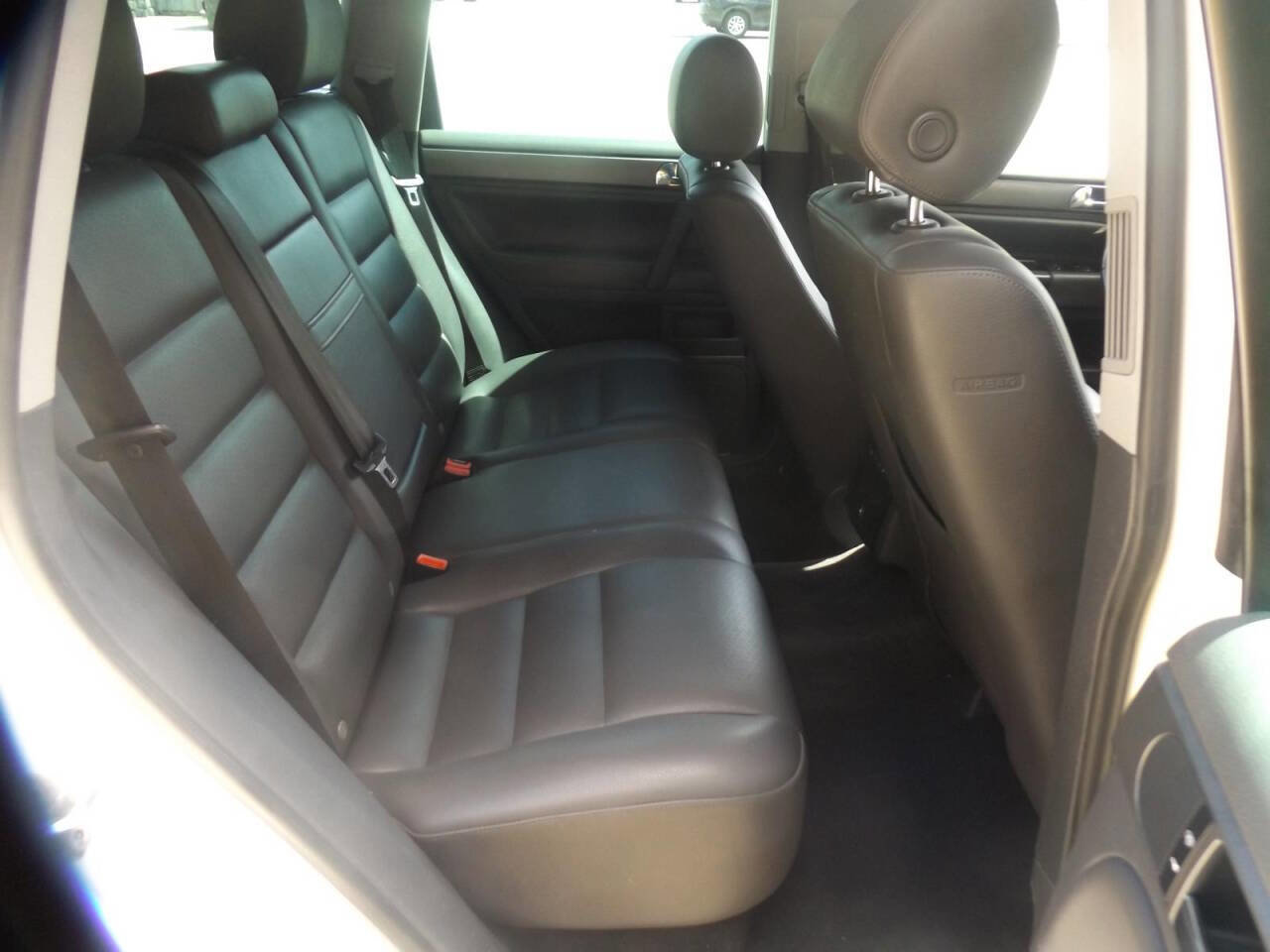 Used 2008 Volkswagen Touareg V6 AWD/4WD image 18