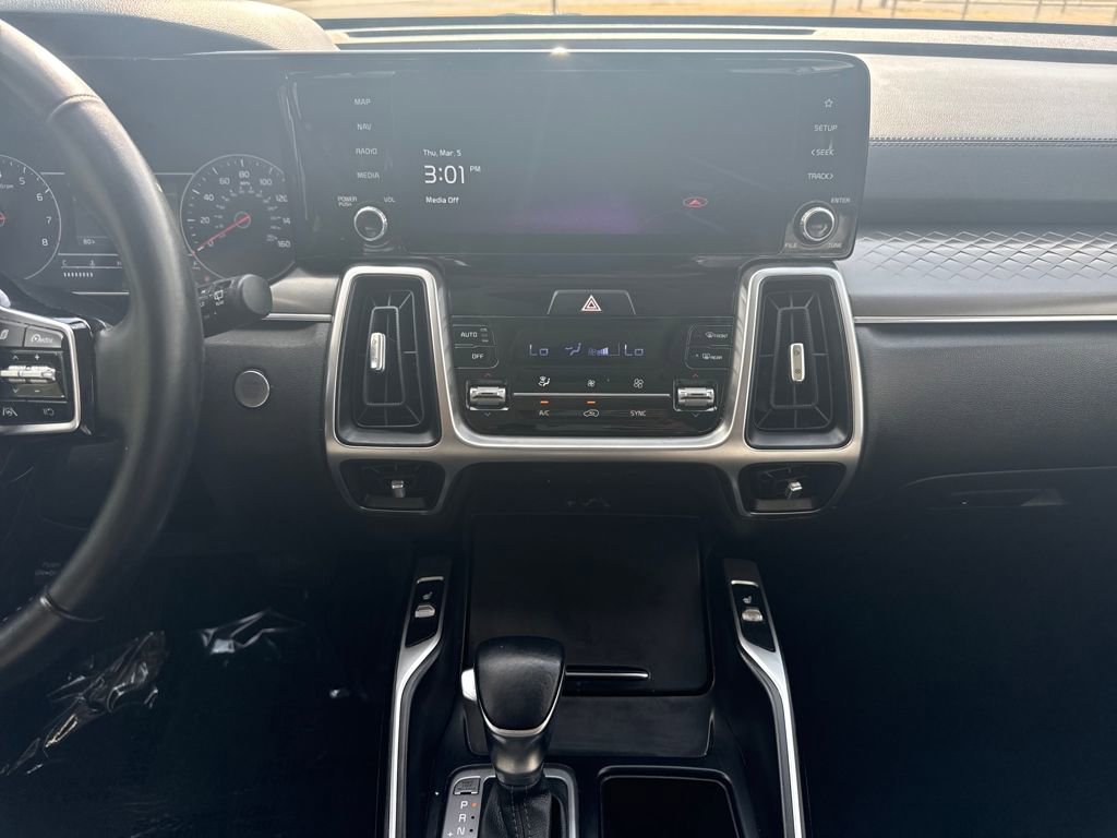 Used 2022 Kia Sorento S image 17