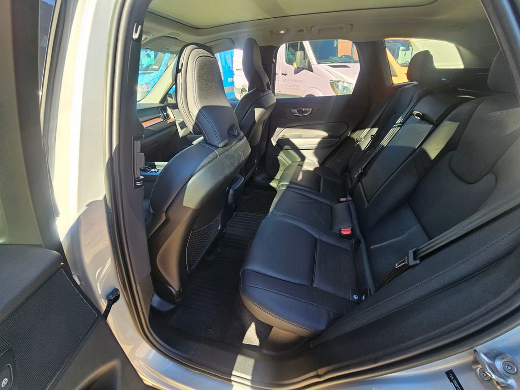 Certified 2023 Volvo XC60 B5 Plus image 14