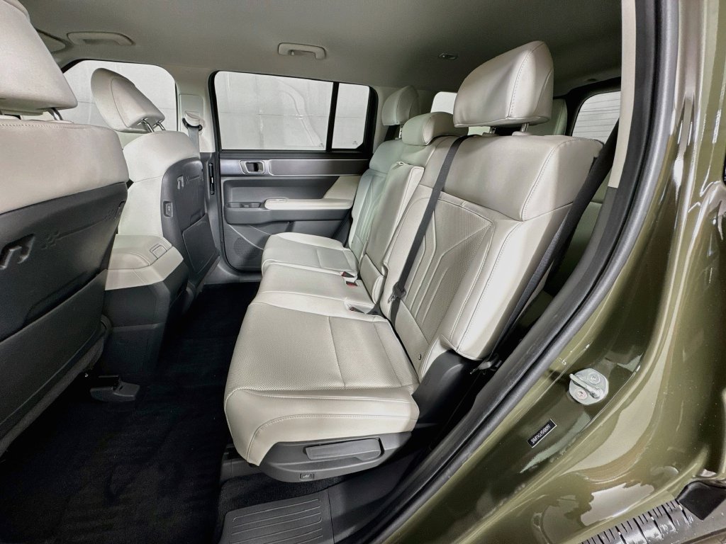 Used 2025 Hyundai Santa Fe SEL FWD image 29