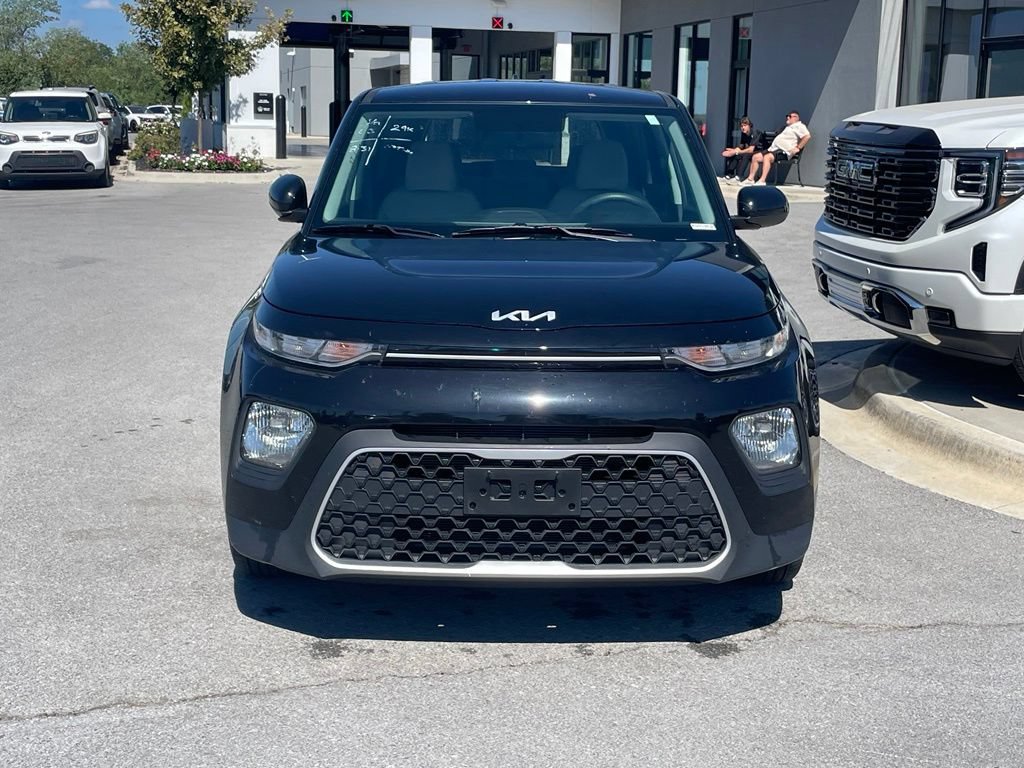 Certified 2022 Kia Soul LX FWD image 2