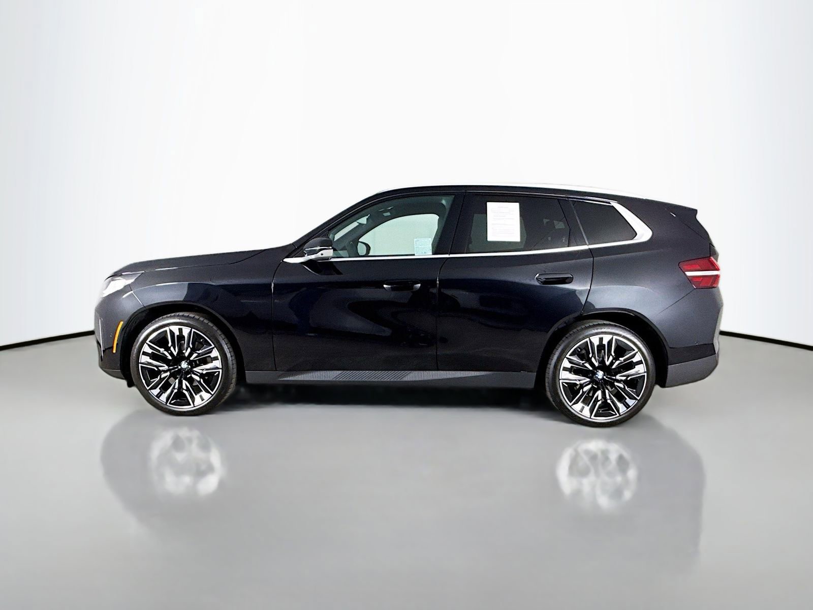 Used 2025 BMW X3 xDrive30i w/ Premium Package image 4